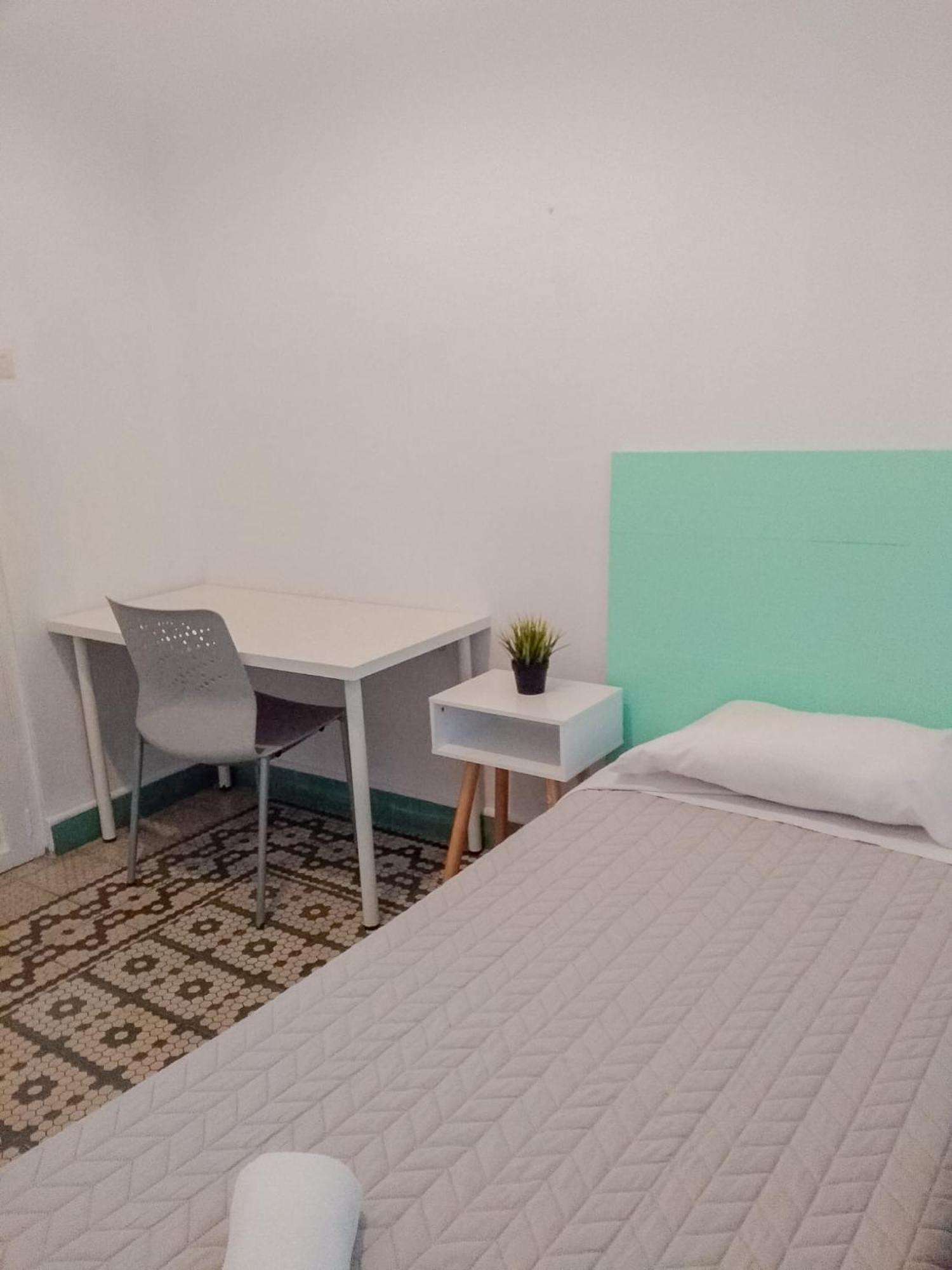 Barbatuke Conde Hostel Malaga Exterior photo