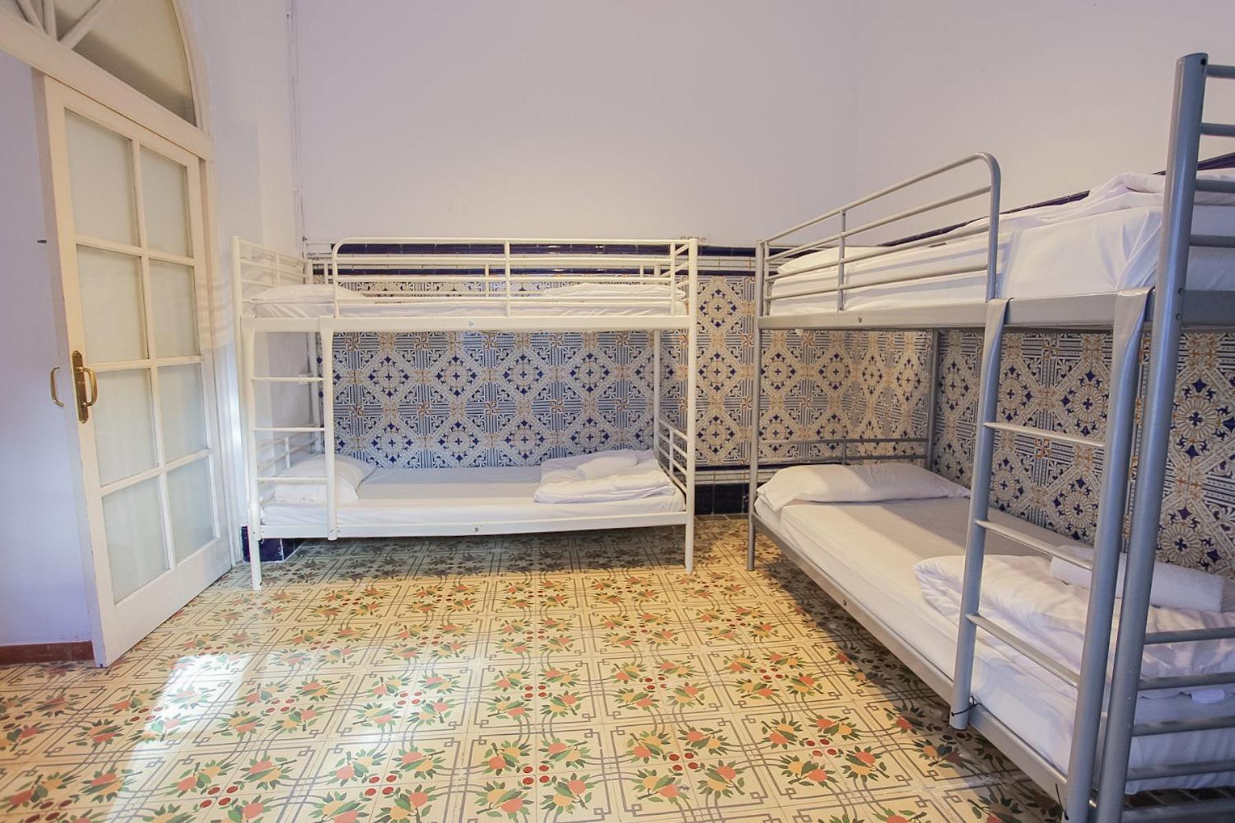 Barbatuke Conde Hostel Malaga Exterior photo